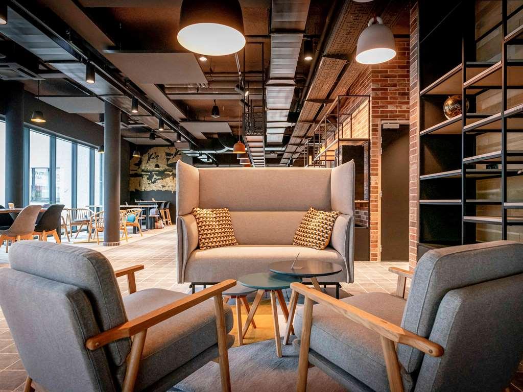 Ibis Styles Valenciennes Petite Foret Étterem fotó